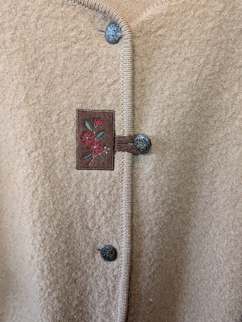VINTAGE Mat Cardigan Size L 100% Wool Granny Style Buttons Closure Shoulder Pads - Picture 4 of 15